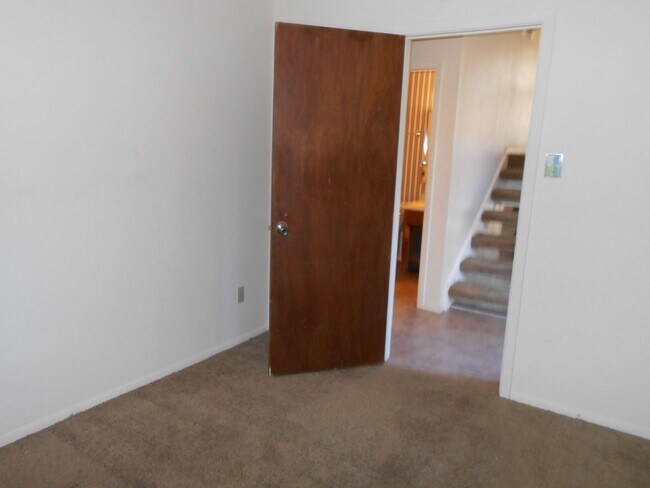 Building Photo - Yuhashi Properties1 (1606 Waterloo Trl)