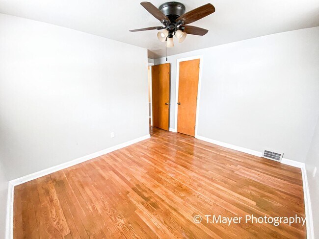 Building Photo - 1733-1735 Helen Drive