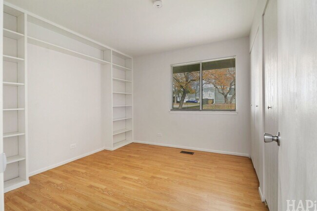 Building Photo - 602 Eastview Ct