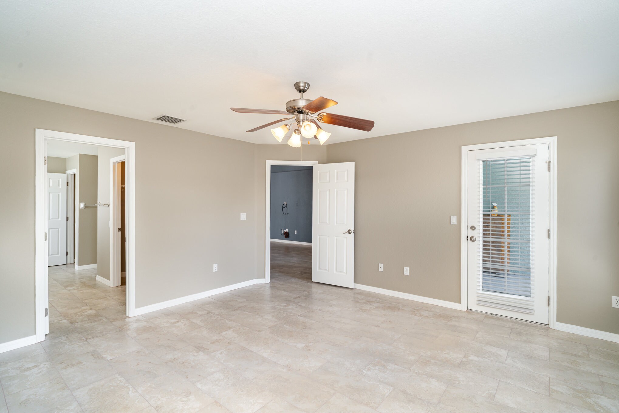 Building Photo - 10833 Standing Stone Dr