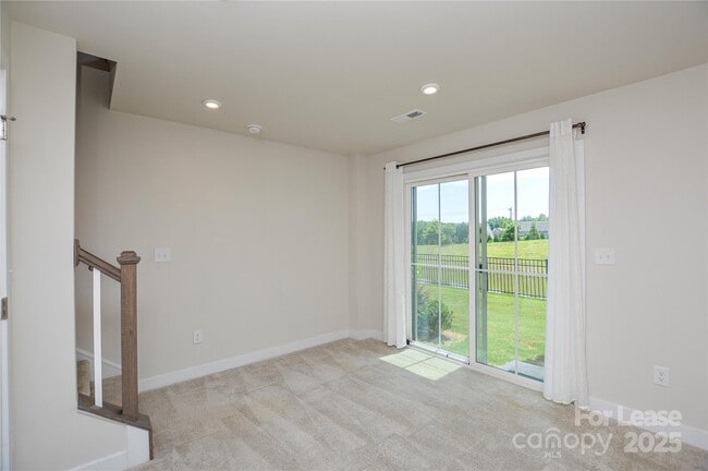 Building Photo - 9833 Oaklawn Blvd NW