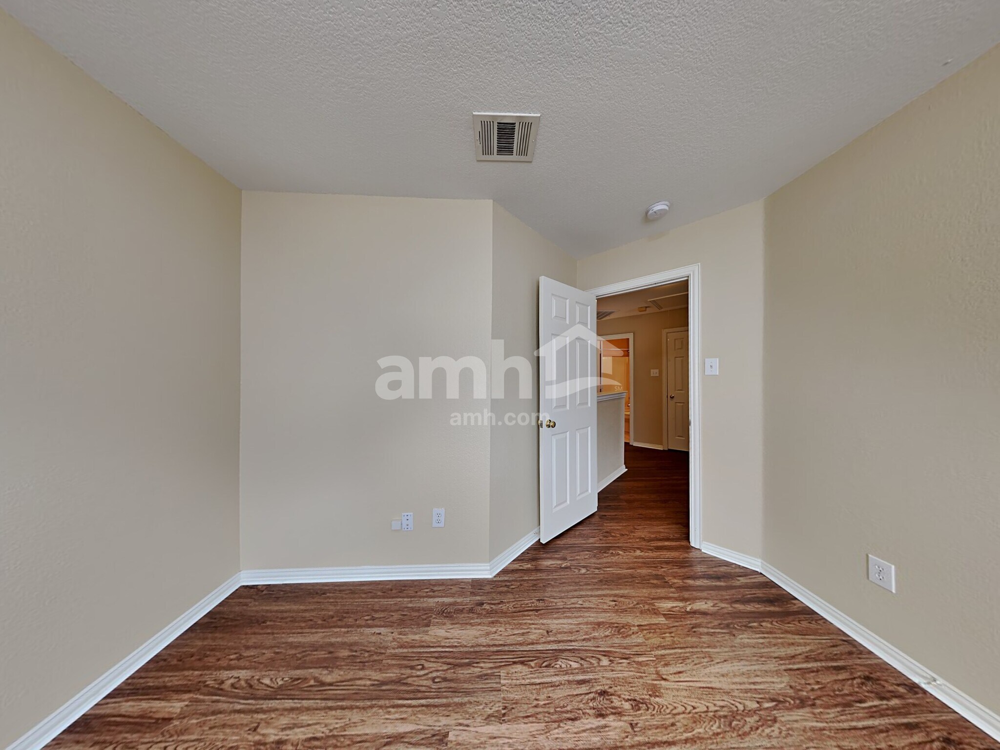 Building Photo - 5401 Pecan Creek Cir