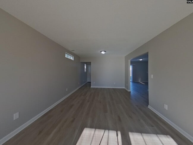 Building Photo - 411 Fox Trot Dr