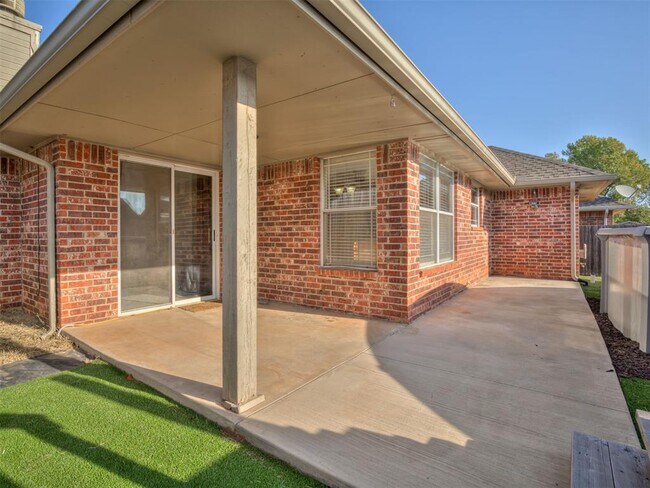 Building Photo - 12276 SW 10th St