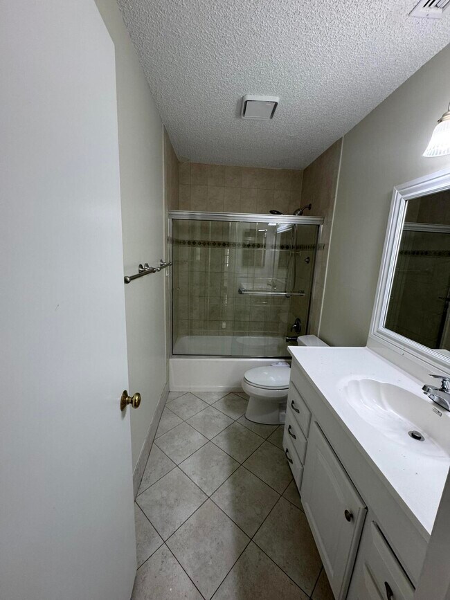Building Photo - 20844 Concord Green Dr W