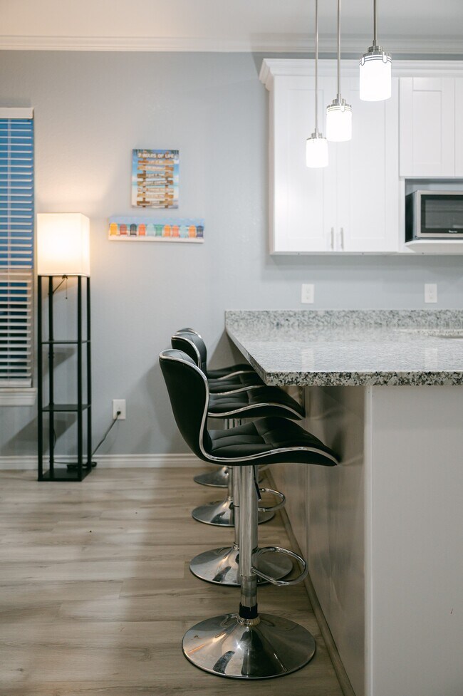 Building Photo - 305 Jettyview Rd