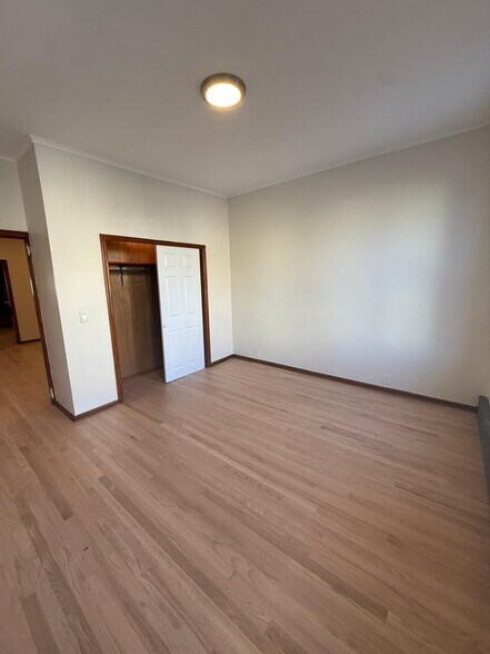 Building Photo - 111 19th St