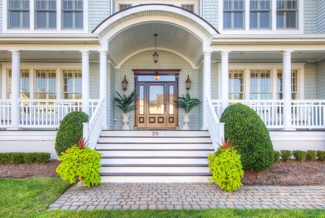 Building Photo - 30 Columbus Dr