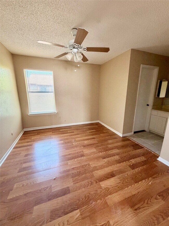 Building Photo - 12400 Brookglade Cir
