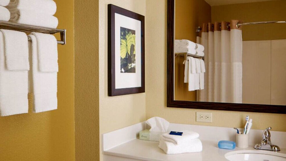 Building Photo - 9651 Seward Rd