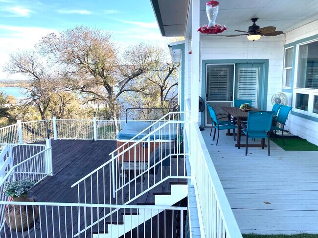 Building Photo - 215 Mountain Top