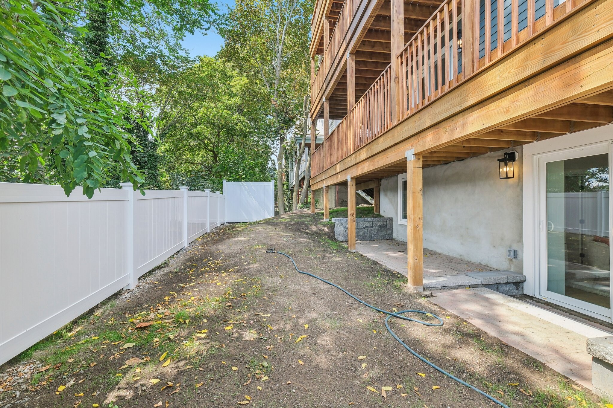 Building Photo - 34 Larch St