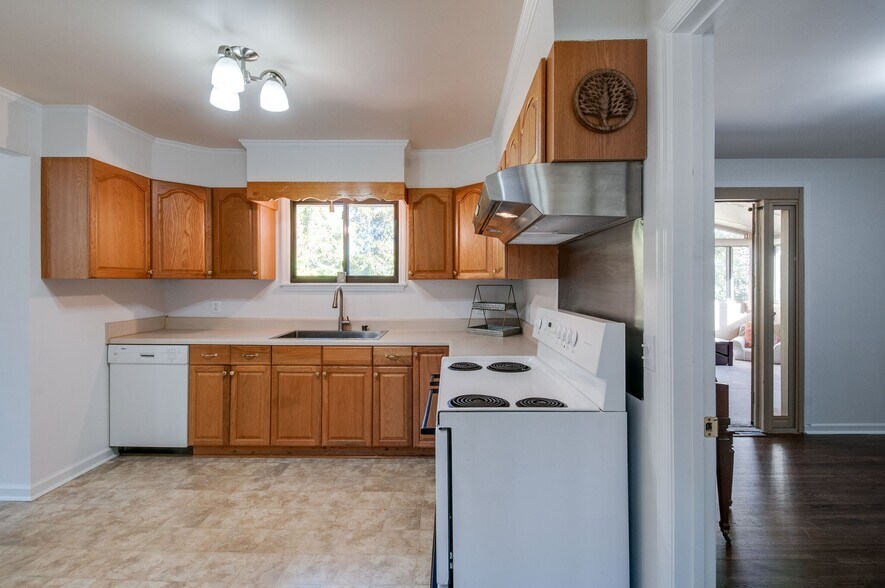 Kitchen - upstairs - 930 Havenhill Dr