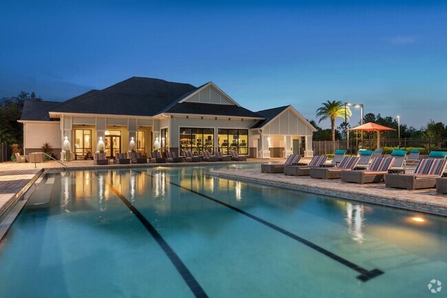 Luxe Lakewood Ranch - Resort Pool with Lap Lines - Luxe Lakewood Ranch