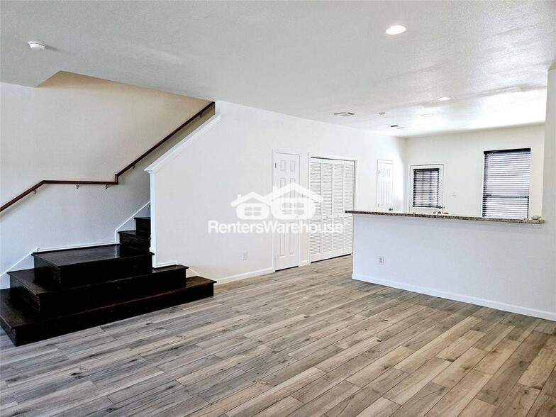 Building Photo - 8039 Ellinger Ln