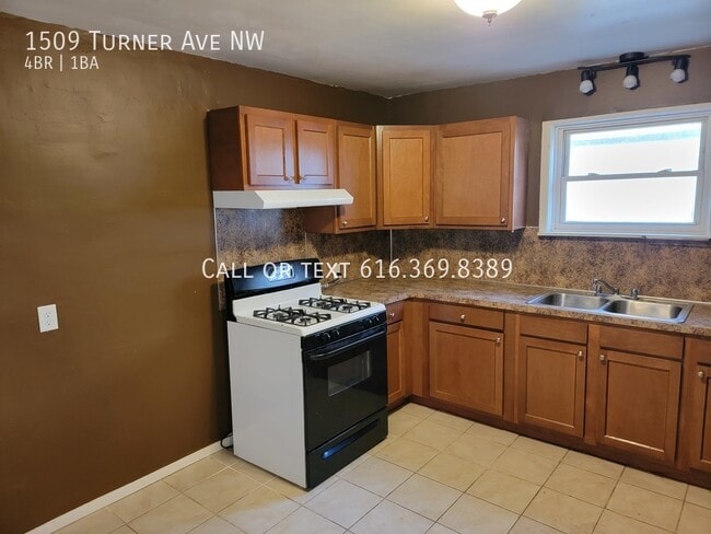 Building Photo - 1509 Turner Ave NW