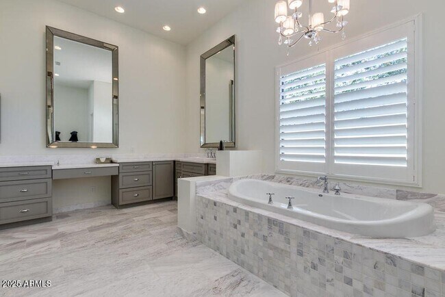 Building Photo - 2836 E Carob Dr