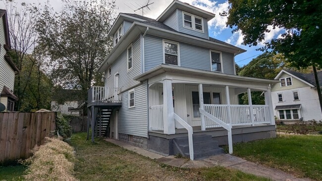 Building Photo - 766 Hazel St