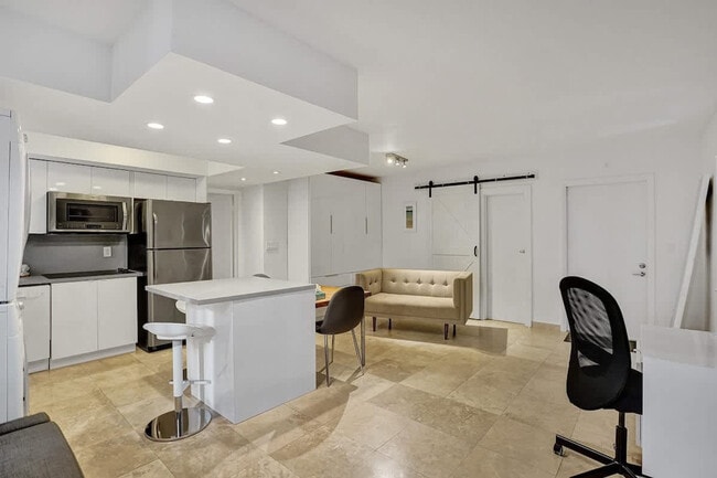 Building Photo - 3215 NE 7th St