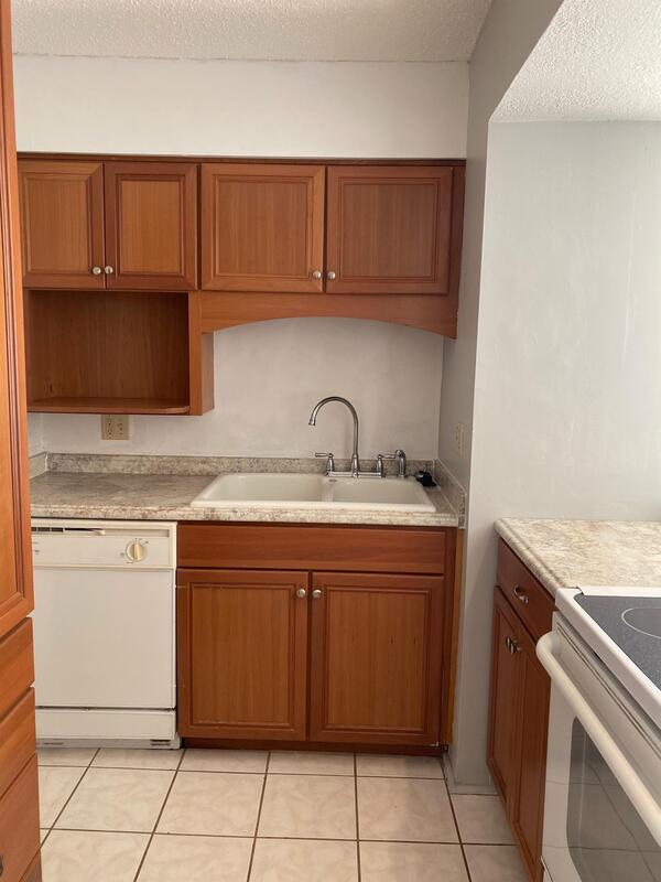Building Photo - 4000 Gulf Terrace Dr
