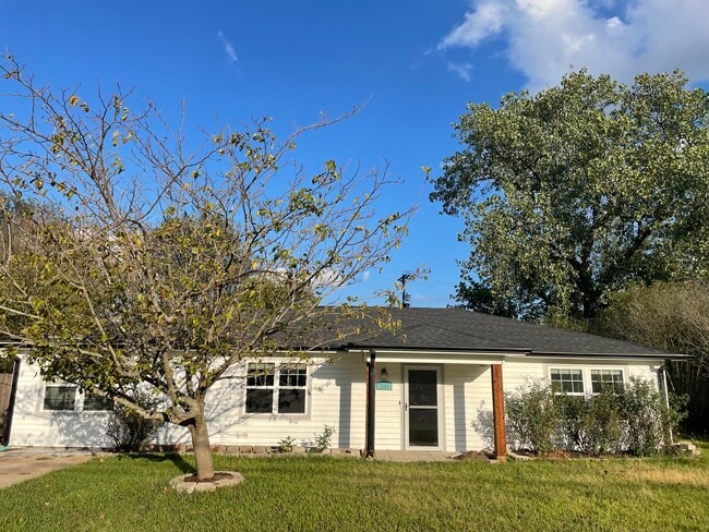 Primary Photo - 7303 Carol Dr