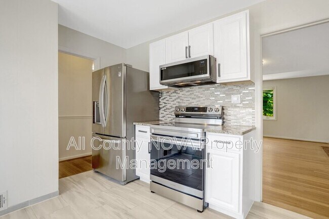 Building Photo - 3353 Ardley Ct