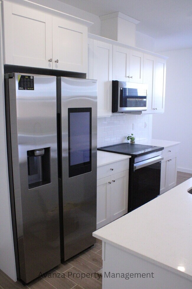 Building Photo - 3422 N Ensanada Ave