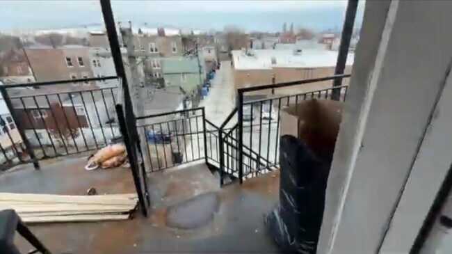 Building Photo - 2286 S Blue Island Ave