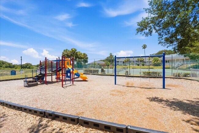 Building Photo - 4008 Hemingway Cir