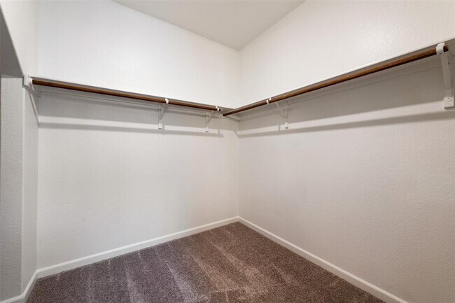 Building Photo - 801 Simmental Loop