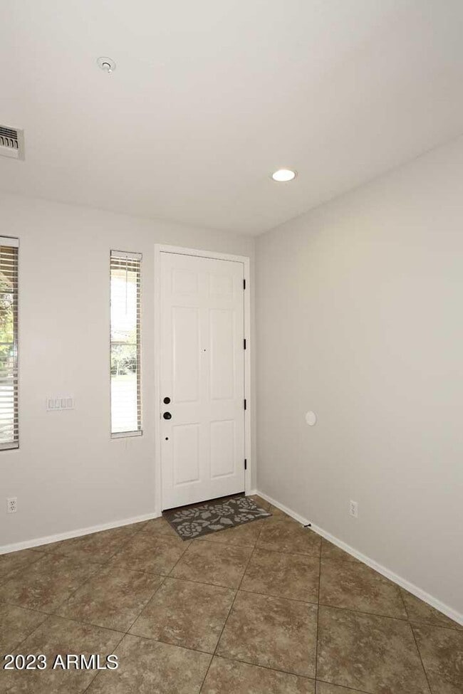 Building Photo - 7062 W Andrew Ln