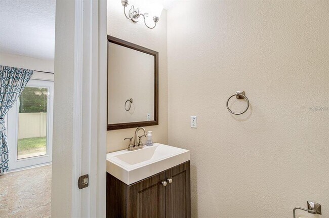 Building Photo - 142 Wilson Bay Ct