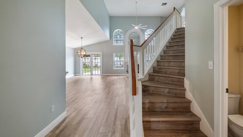 Building Photo - 468 Queensbridge Dr