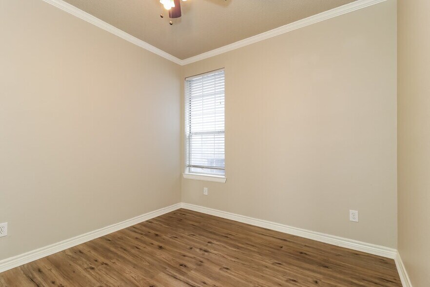 Building Photo - 8821 Pedernales Trail