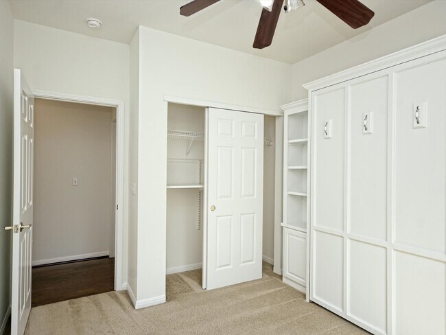 Building Photo - 708 Texas Dr
