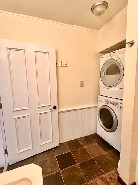 full size in-unit washer and dryer - 1301 W Strasburg Rd