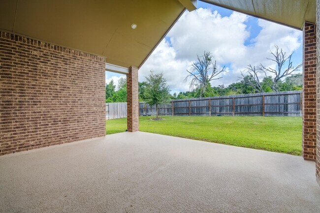 Building Photo - 5439 Farm Hill Way