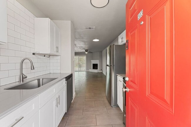 Interior Photo - The Canopy at South Congress
