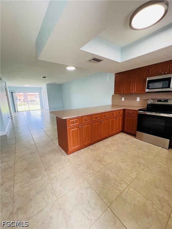 Building Photo - 1406 SE 2nd Pl