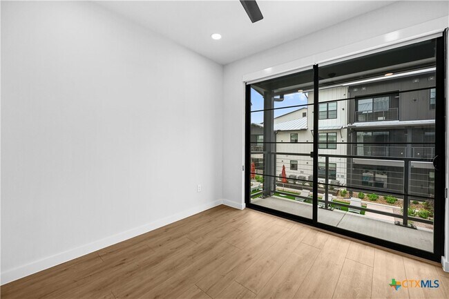 Building Photo - 634 Central Pkwy