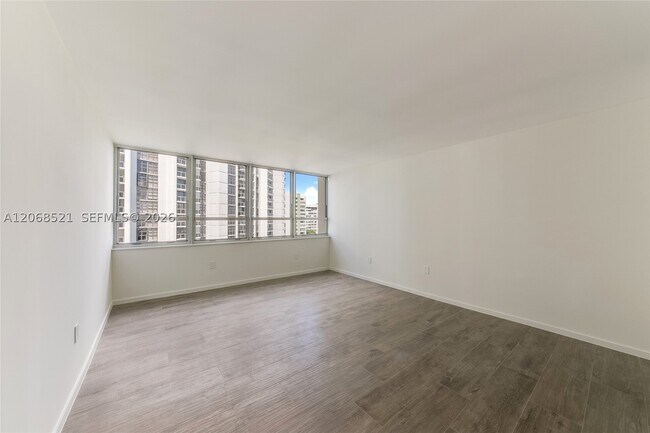 Building Photo - 11 11th St