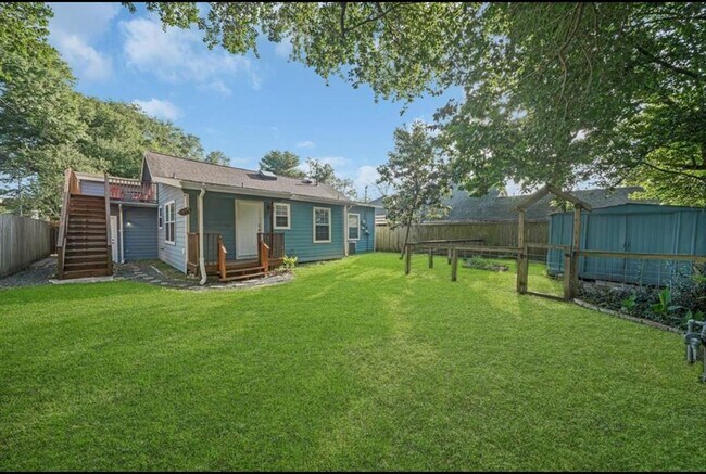 Building Photo - 7310 Moss Rose St
