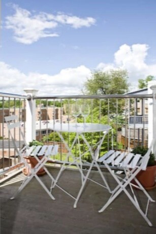 Building Photo - 2803 Ontario Rd NW