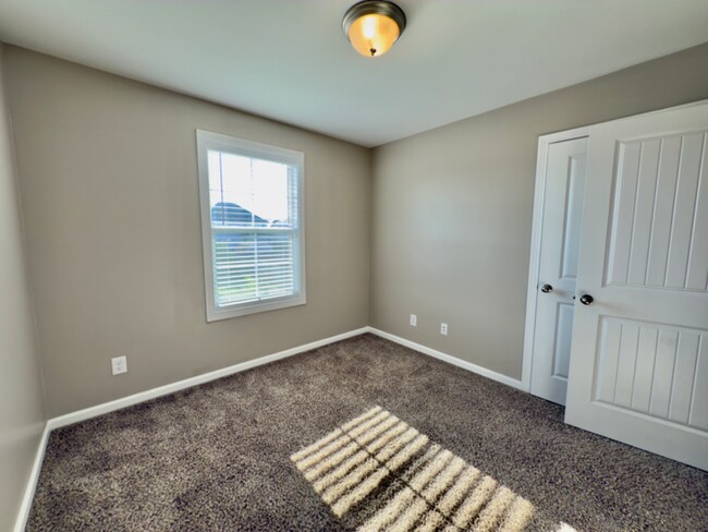 Building Photo - 1325 Millet Dr