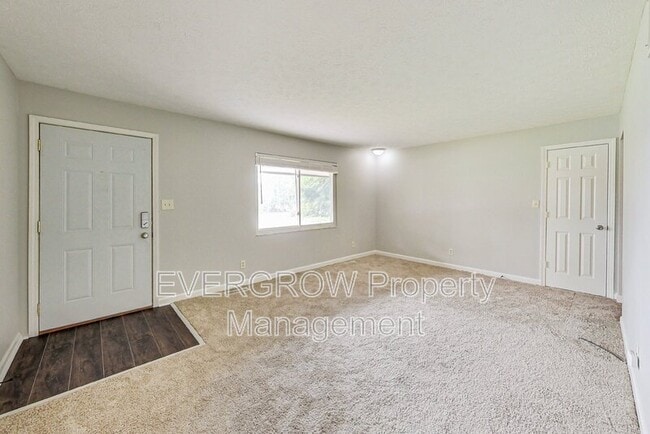 Building Photo - 961 Valley View Dr