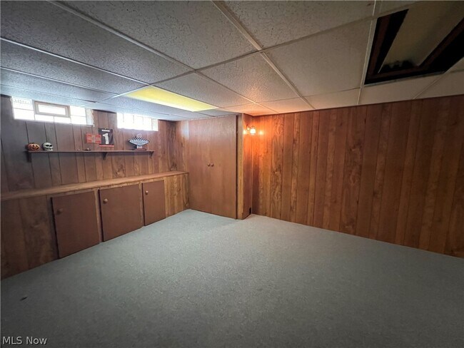 Building Photo - 3006 Torrington Ave