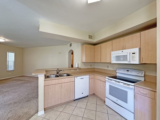 Building Photo - 110 SW Peacock Blvd