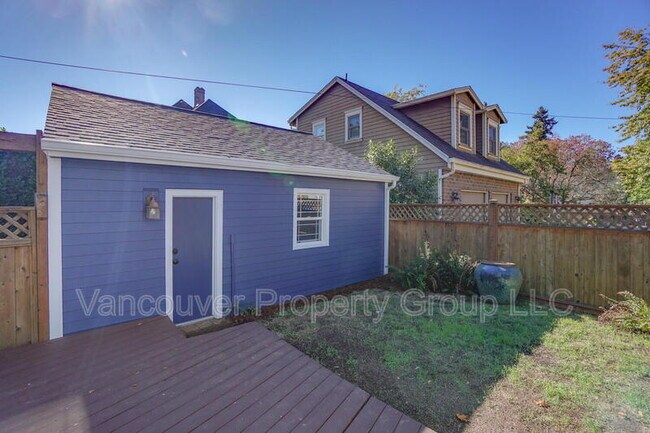 Building Photo - 2814 H St