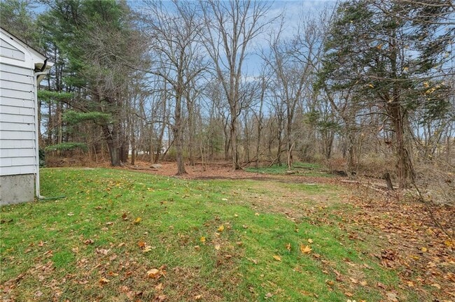 Building Photo - 80 Lakeshore Dr