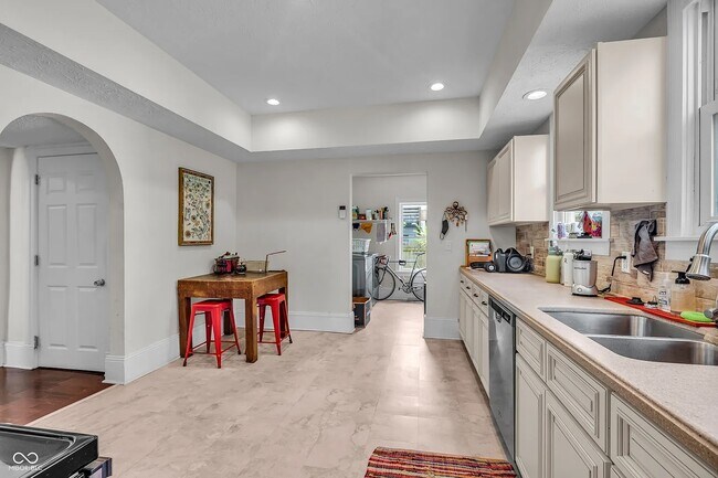 Building Photo - 2508 Carrollton Ave